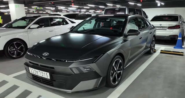 Hyundai Elantra 2027 lột xác toàn diện: Lớn hơn đời cũ, thiết kế sắc sảo, nhiều công nghệ hơn